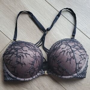 Victoria's Secret Bombshell Plunge Lace  Bra Size 32C